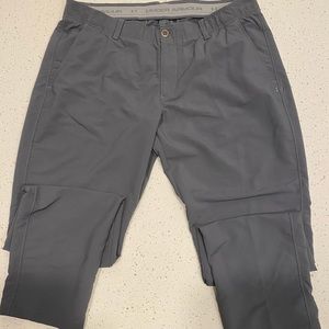 Mens Under Armour light weight pants.